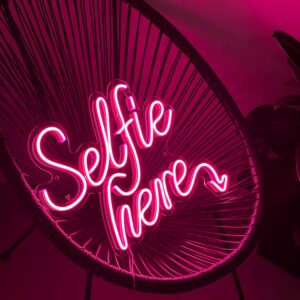"Selfie here" Neon Led - obrazek 3