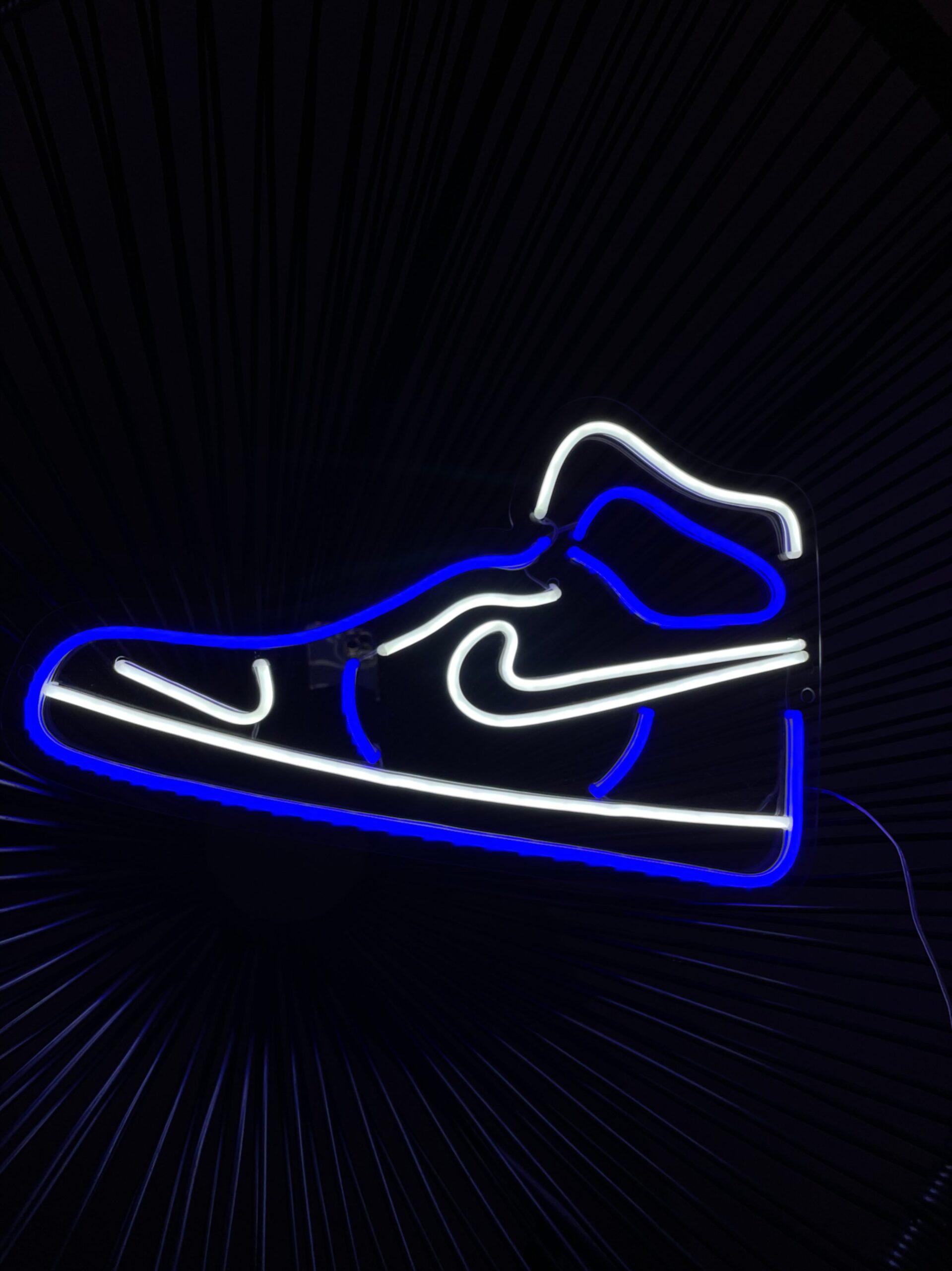 jpeg-optimizer_IMG_8968 "Nike but" Neon Led - obrazek 1