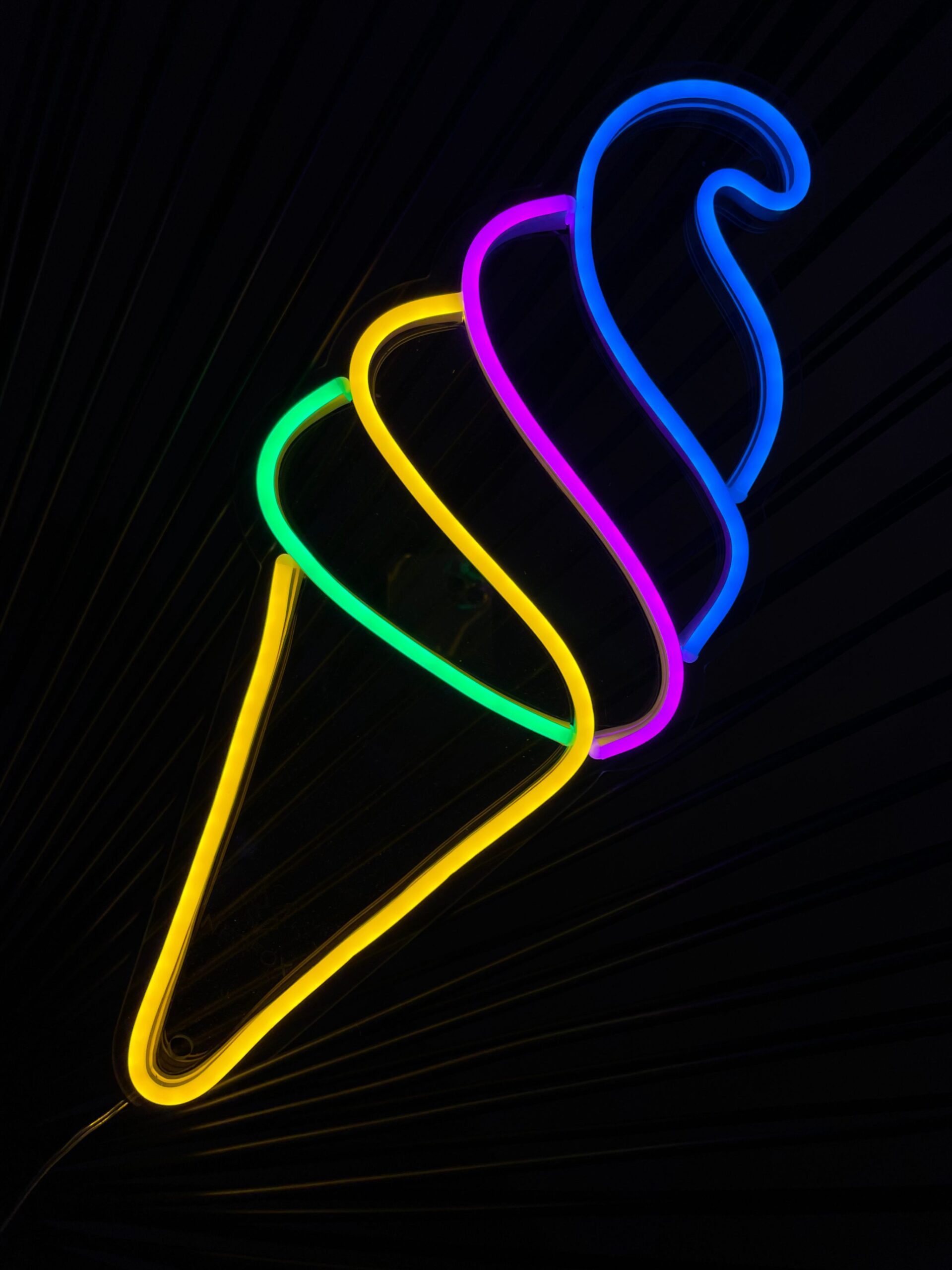 jpeg-optimizer_IMG_9005 "Lody " Neon Led - obrazek 1